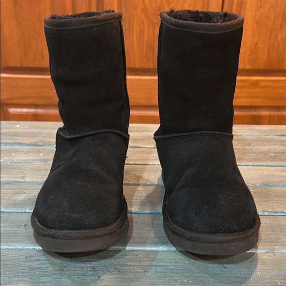 Koolaburra by UGG Women's Koola Short Faux Suede Boot Size 9 - Picture 2 of 9